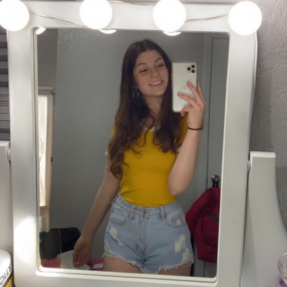 Meet your Posher, Angelina - Picture 5 of 5